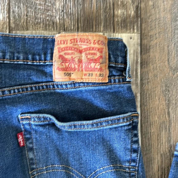 LEVI STRAUSS & CO. MEN JEAN PANTS, SIZE W33-32 L - Picture 4 of 8